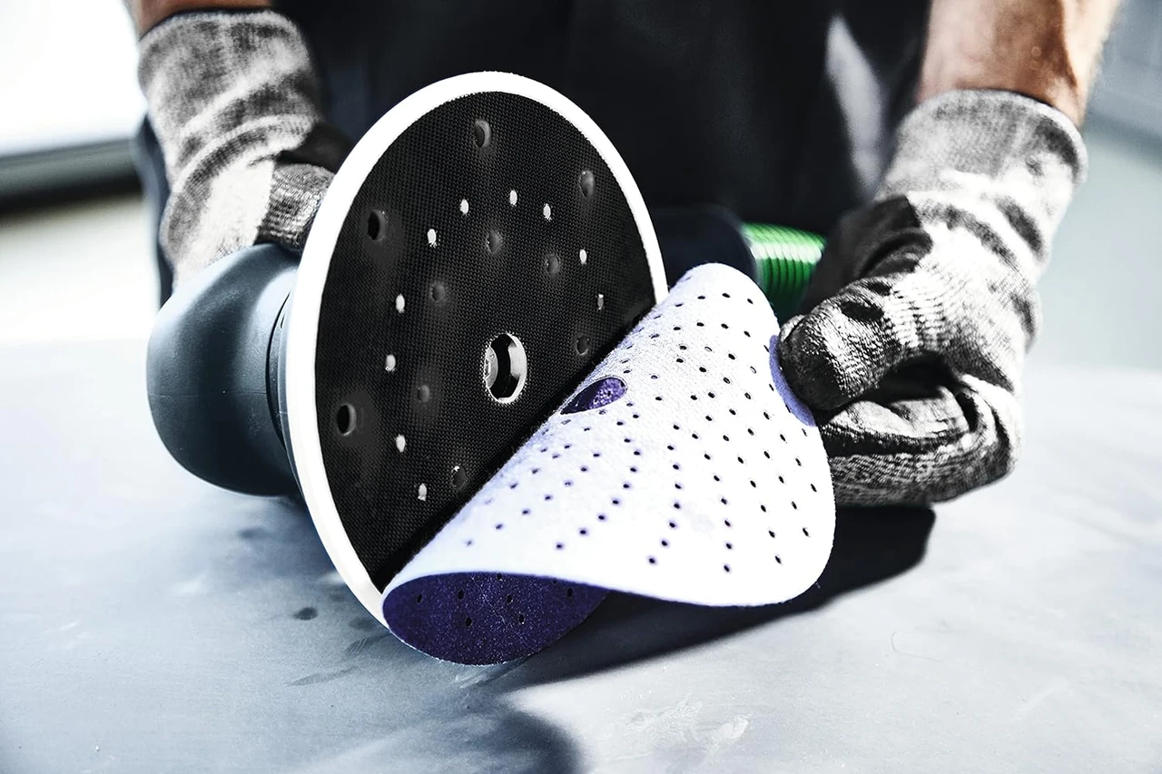 3M 6" P1500 Hookit Finishing Film Abrasive Disc 260L (950) — product image 4