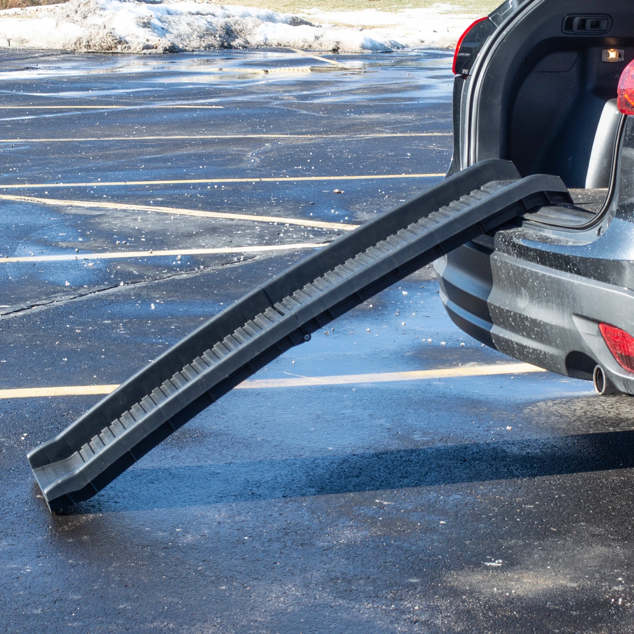 AmeriHome BFPPR60 61 inch Folding Plastic Portable Pet Ramp — product image 3