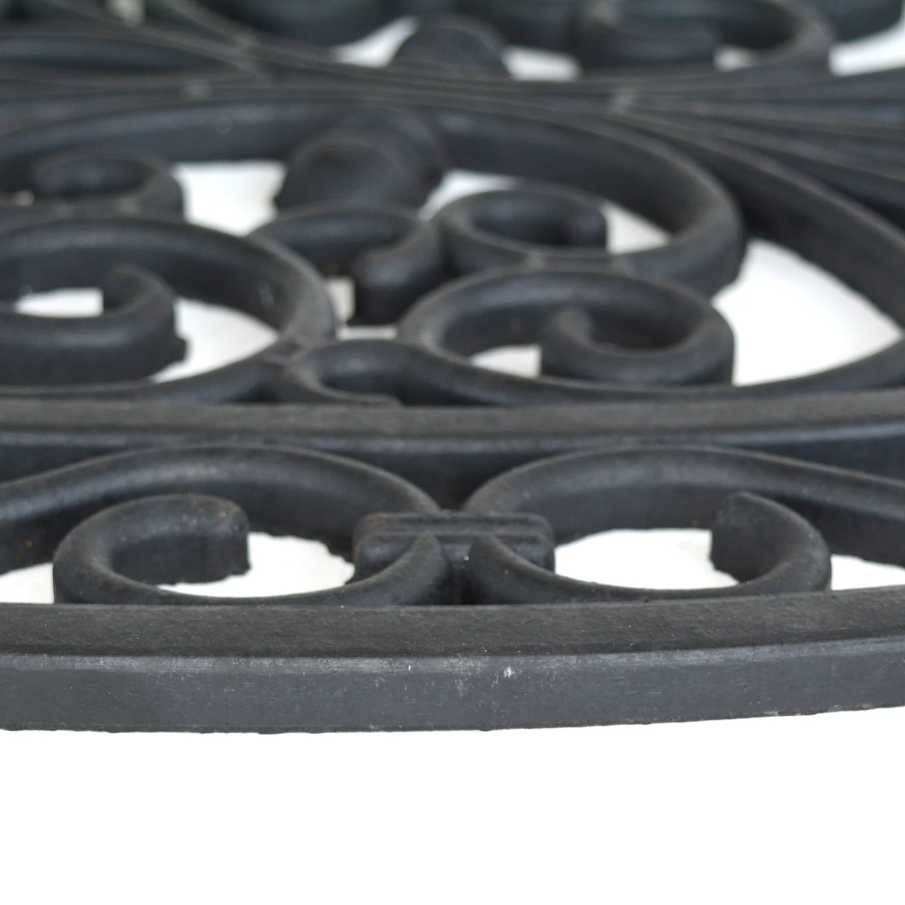 AmeriHome RMATOV Decorative Scrollwork Rubber Mat 18 x 30 in. - Oval Shape — product image 4