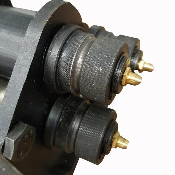 Baileigh Manual Roll Bender with Steel Plate Construction and 3 Rolls (1006851) — product image 2