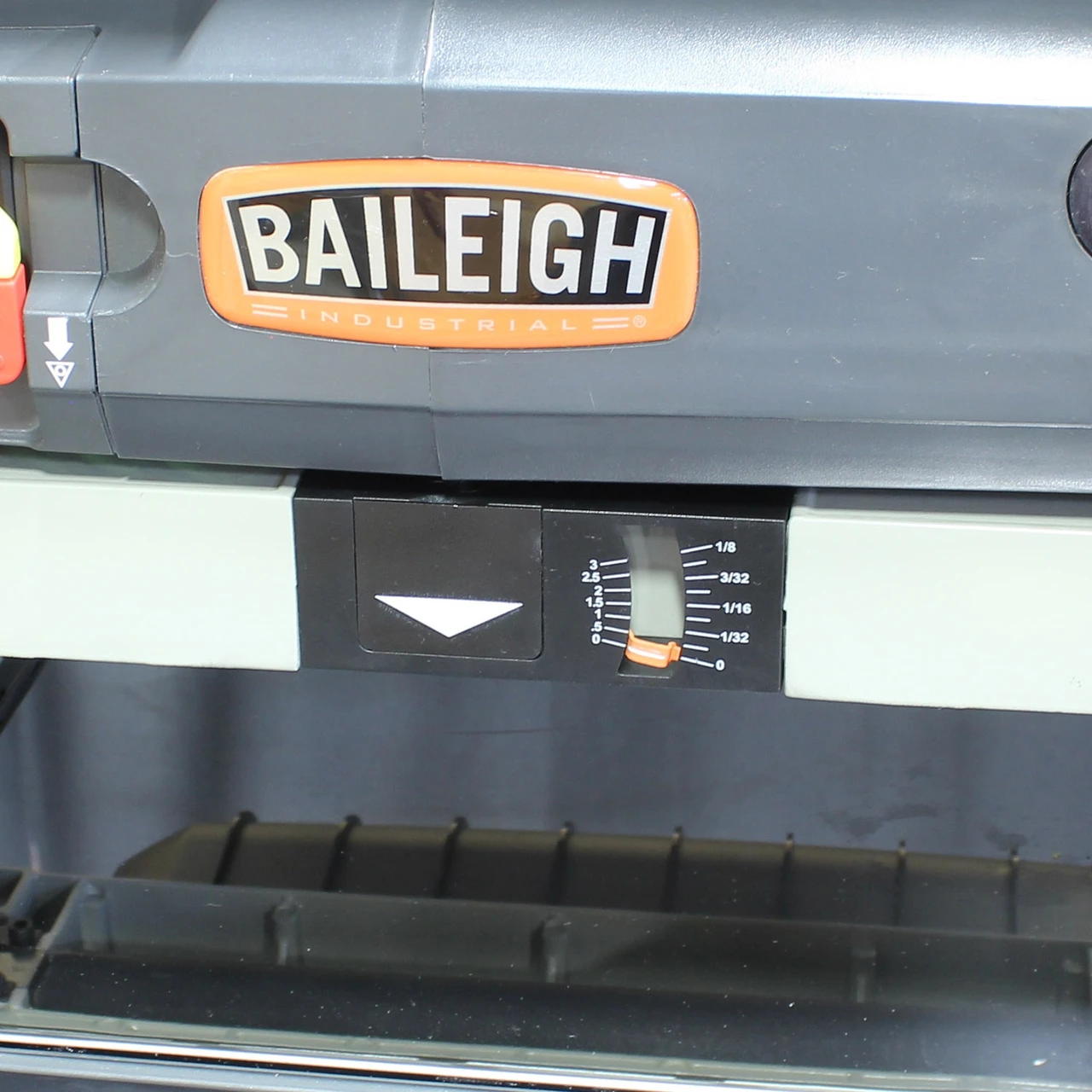 Baileigh 110V 13in Benchtop Planer w/ Tungsten Carbide Insert Cutting Head (1020164) — product image 5