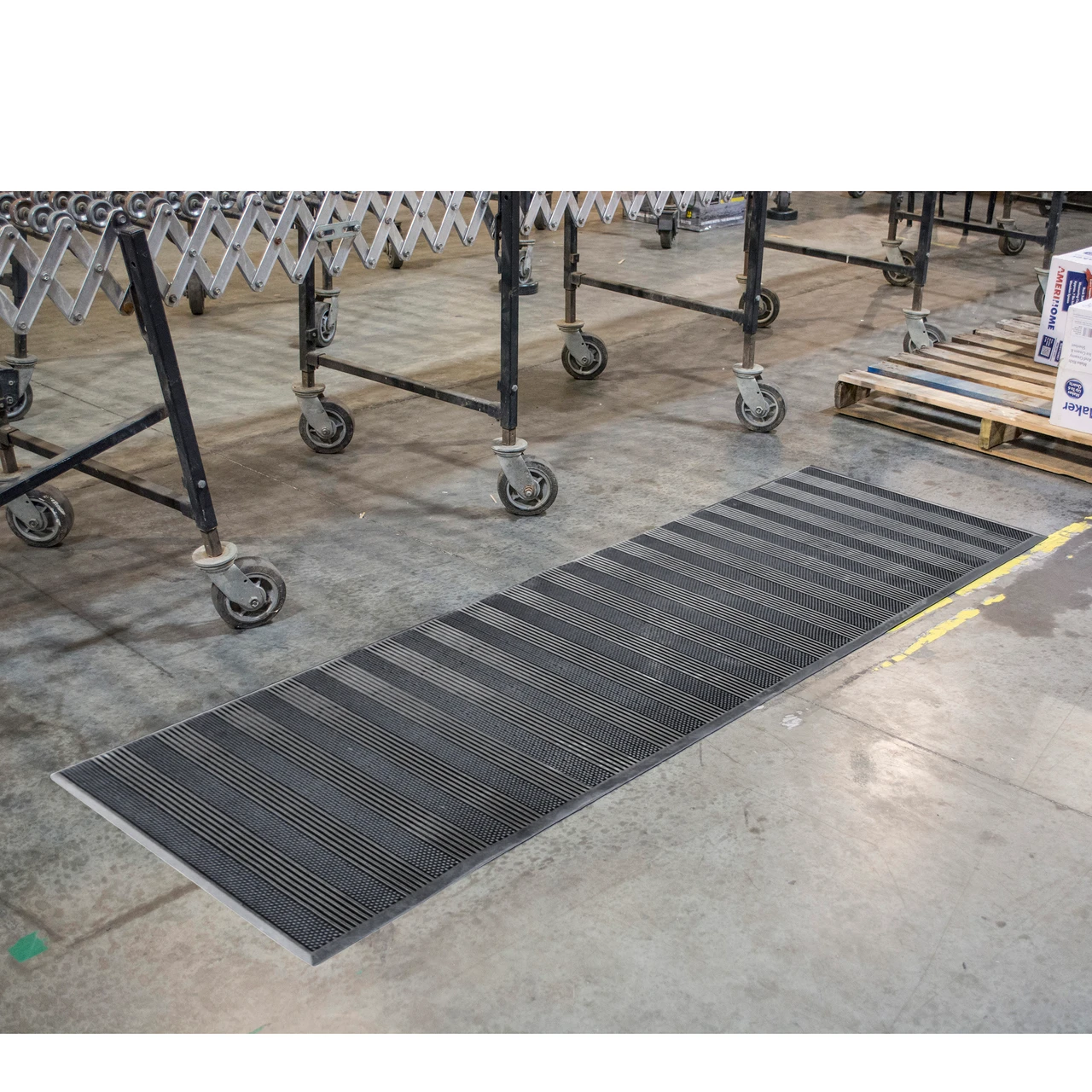 Black Bull RMCWEPS36 3 ft. x 6 Ft. Commercial Walkoff Dual Pattern Rubber Mat — product image 2