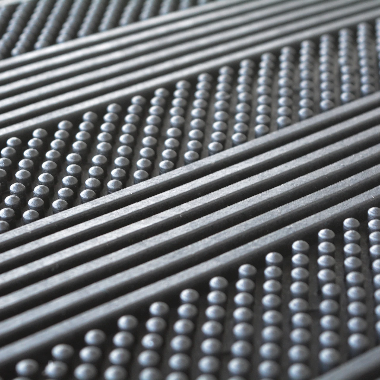 Black Bull RMCWEPS36 3 ft. x 6 Ft. Commercial Walkoff Dual Pattern Rubber Mat — product image 4