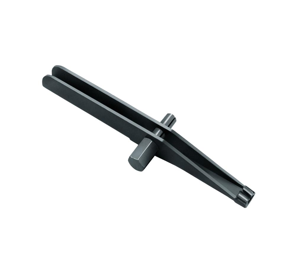 Boot Clamp Installer