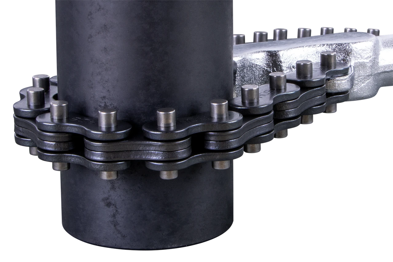 Cal Van Tools 87000 20 inch Chain Wrench Close Up In Use