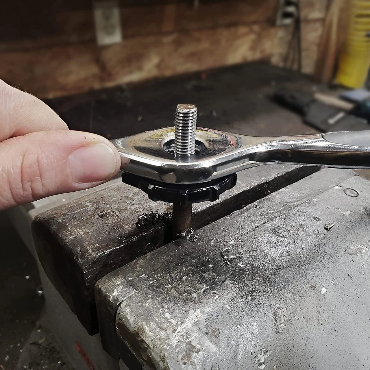 Century Drill 1" Pro Grade Twist To Lock Die Stock (98509) — product image 3