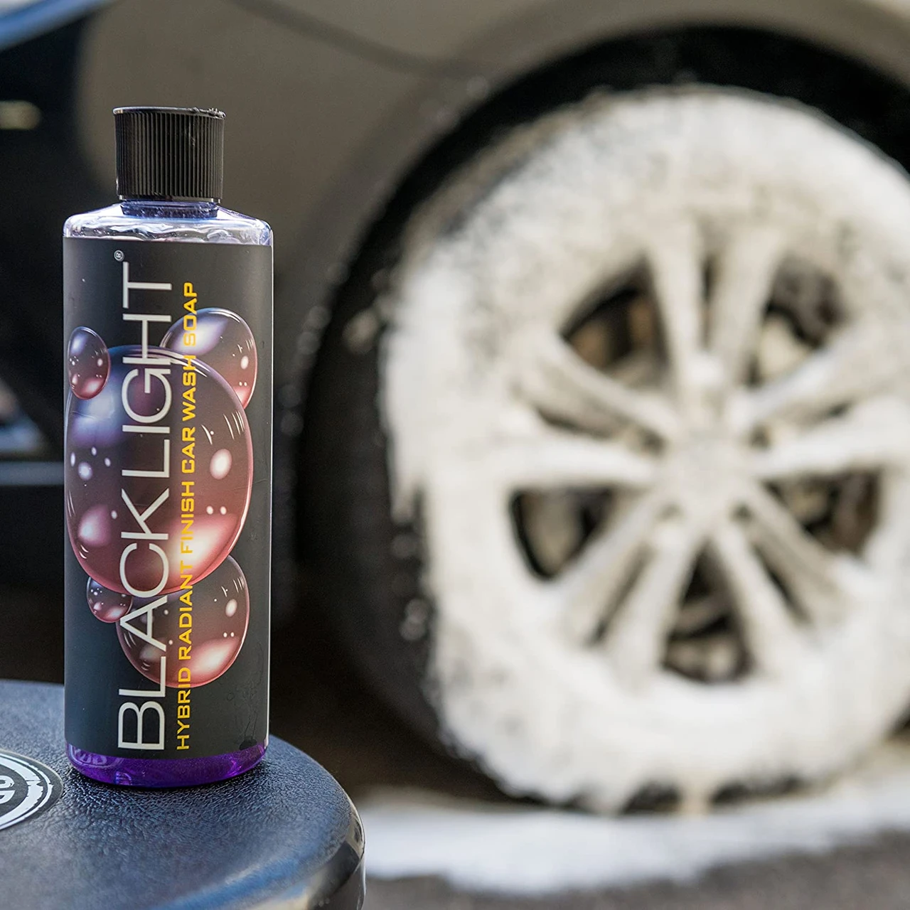 Chemical Guys 1 Gal BLACK LIGHT Car Wash Soap (CWS619) — product image 2