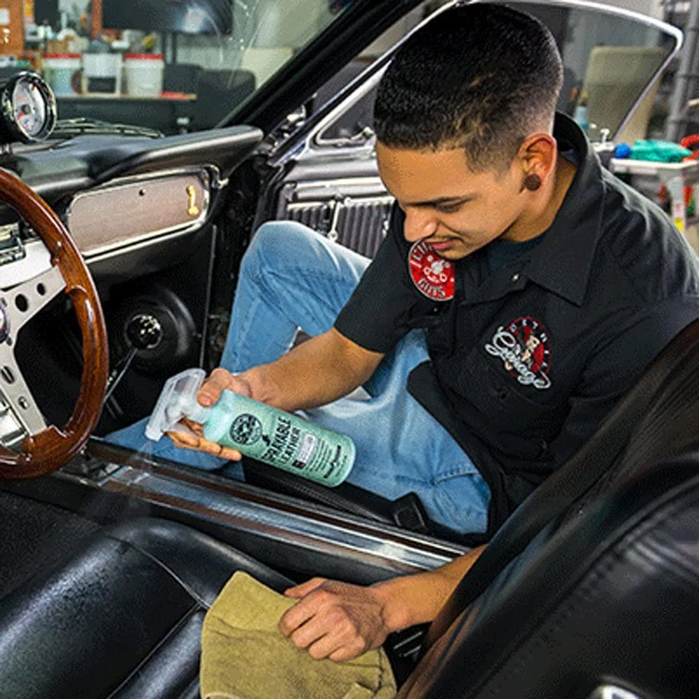 Chemical Guys 16oz Sprayable Leather Cleaner/Conditioner (SPI_103_16) — product image 4