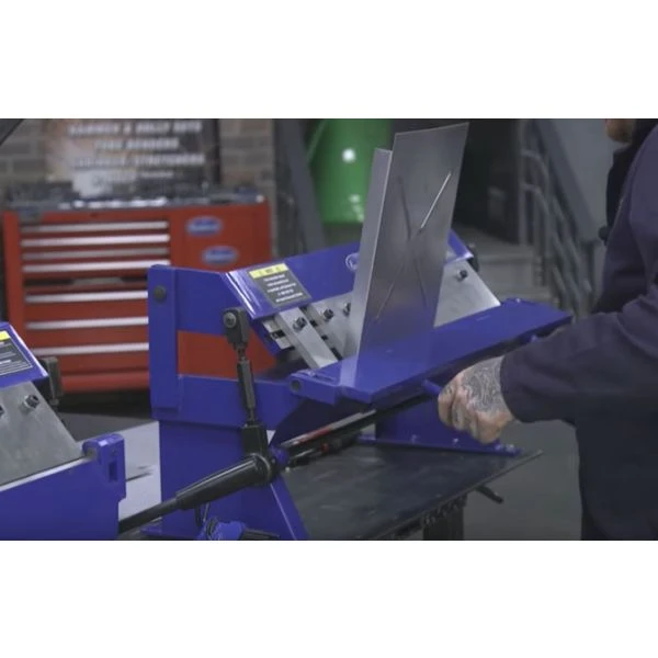 Eastwood 24 Inch Box and Pan Sheet Metal Brake (20665) — product image 3