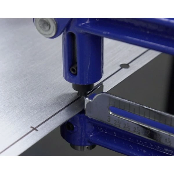 Eastwood Handheld Metal Hole Punch Tool (20646) — product image 3