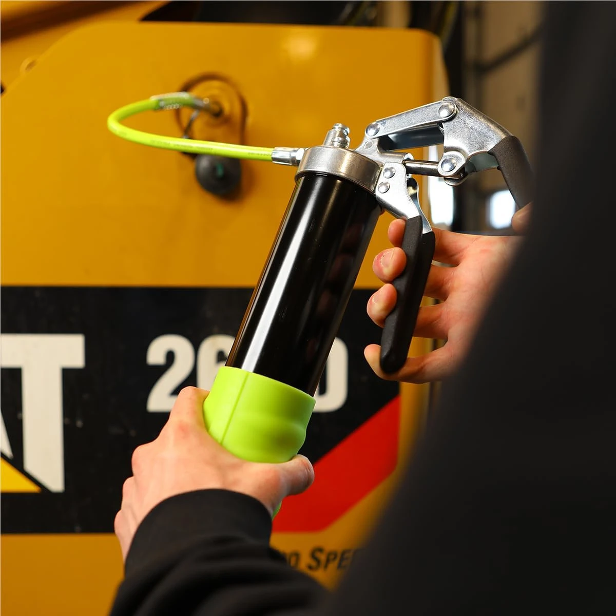 Flexzilla Heavy Duty Pistol Grip Grease Gun (L1325FZ) — product image 3