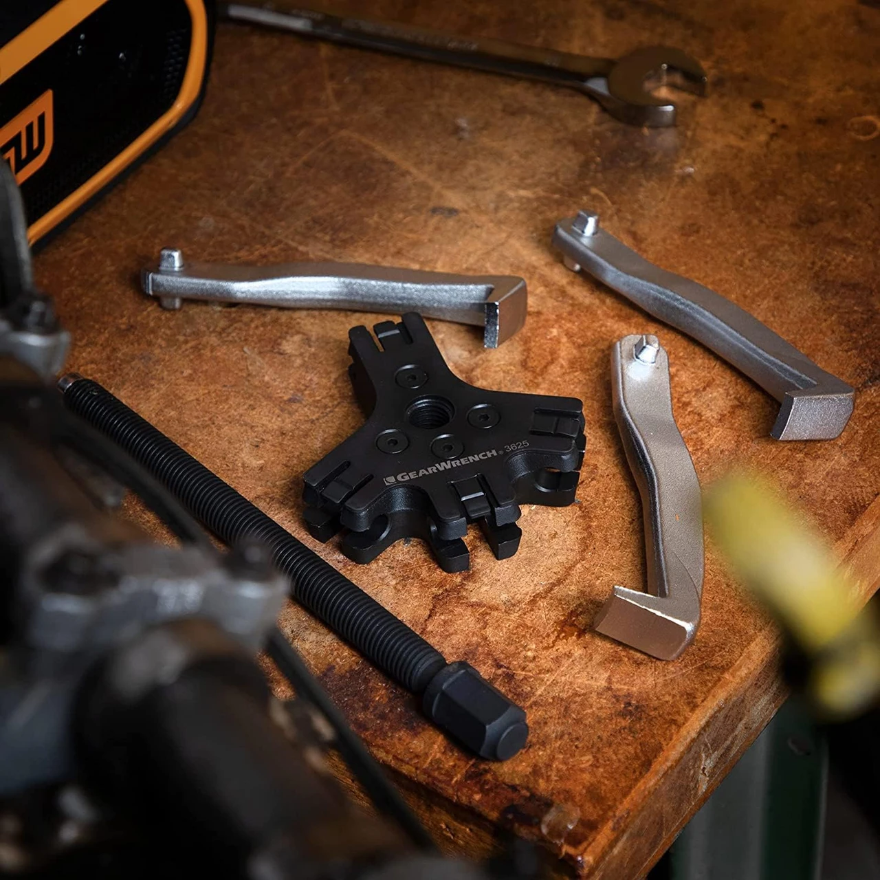 Gearwrench 2 Ton and 5 Ton Ratcheting Puller Set (3627) — product image 11