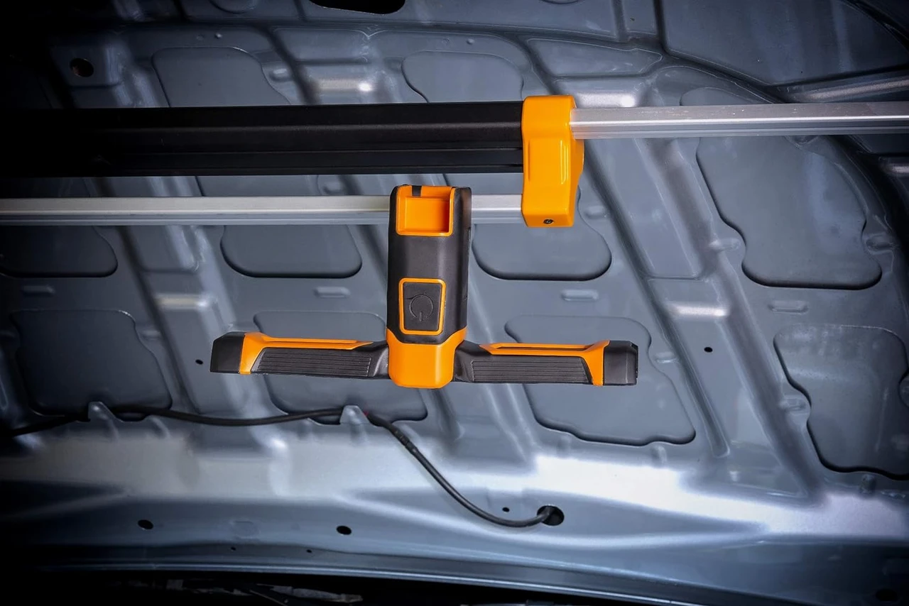 Gearwrench 1000 Lumen Rechargeable Wing Light (83350) — product image 10