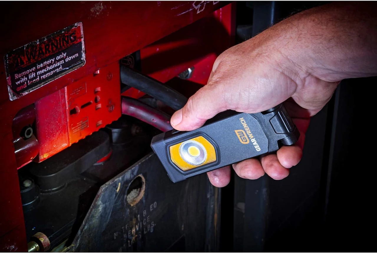 Gearwrench 300 Lumen Rechargeable Compact Light (83352) — product image 8