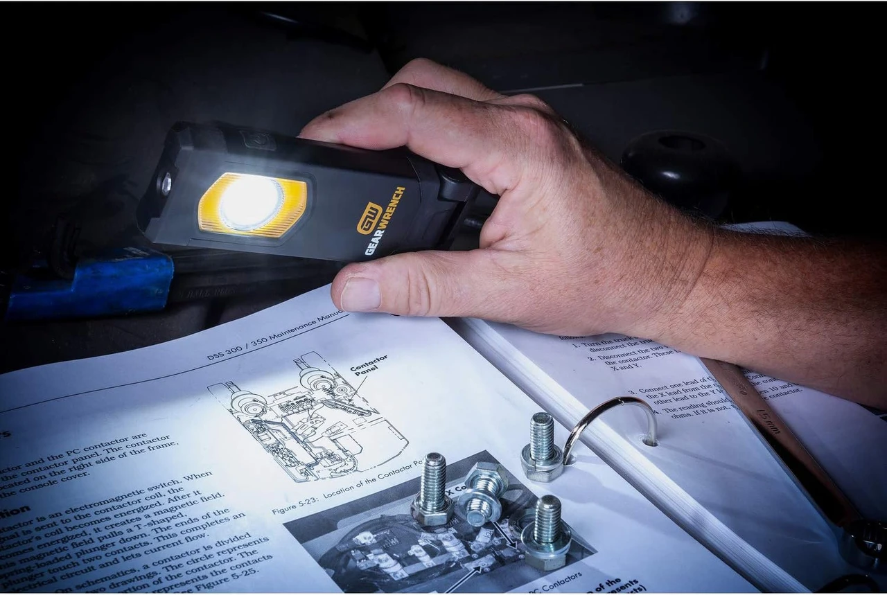 Gearwrench 300 Lumen Rechargeable Compact Light (83352) — product image 9