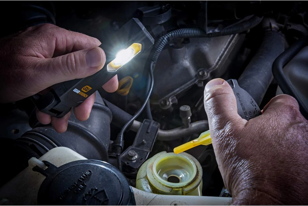 Gearwrench 300 Lumen Rechargeable Compact Light (83352) — product image 11