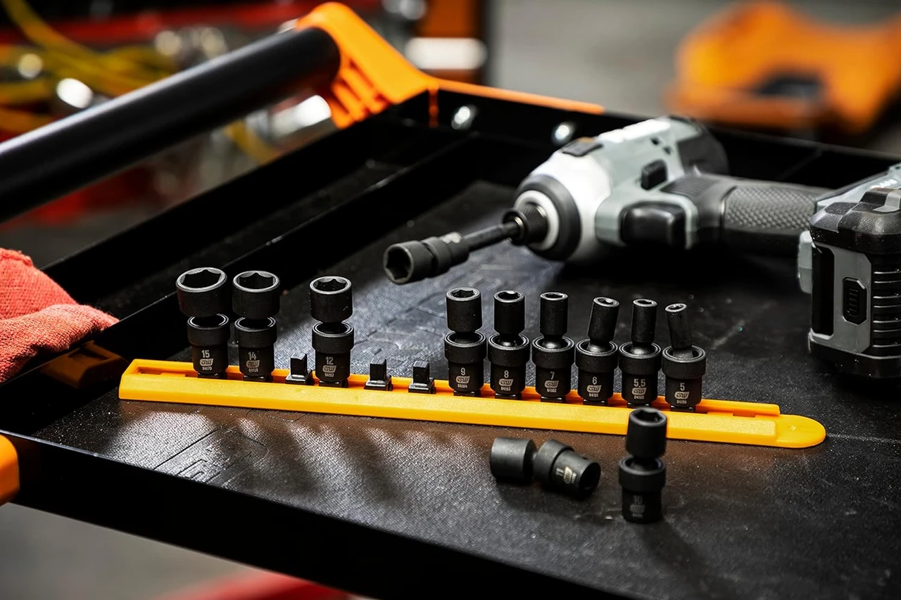 Gearwrench 12 Pc Universal Metric Socket Set (84905) — product image 6