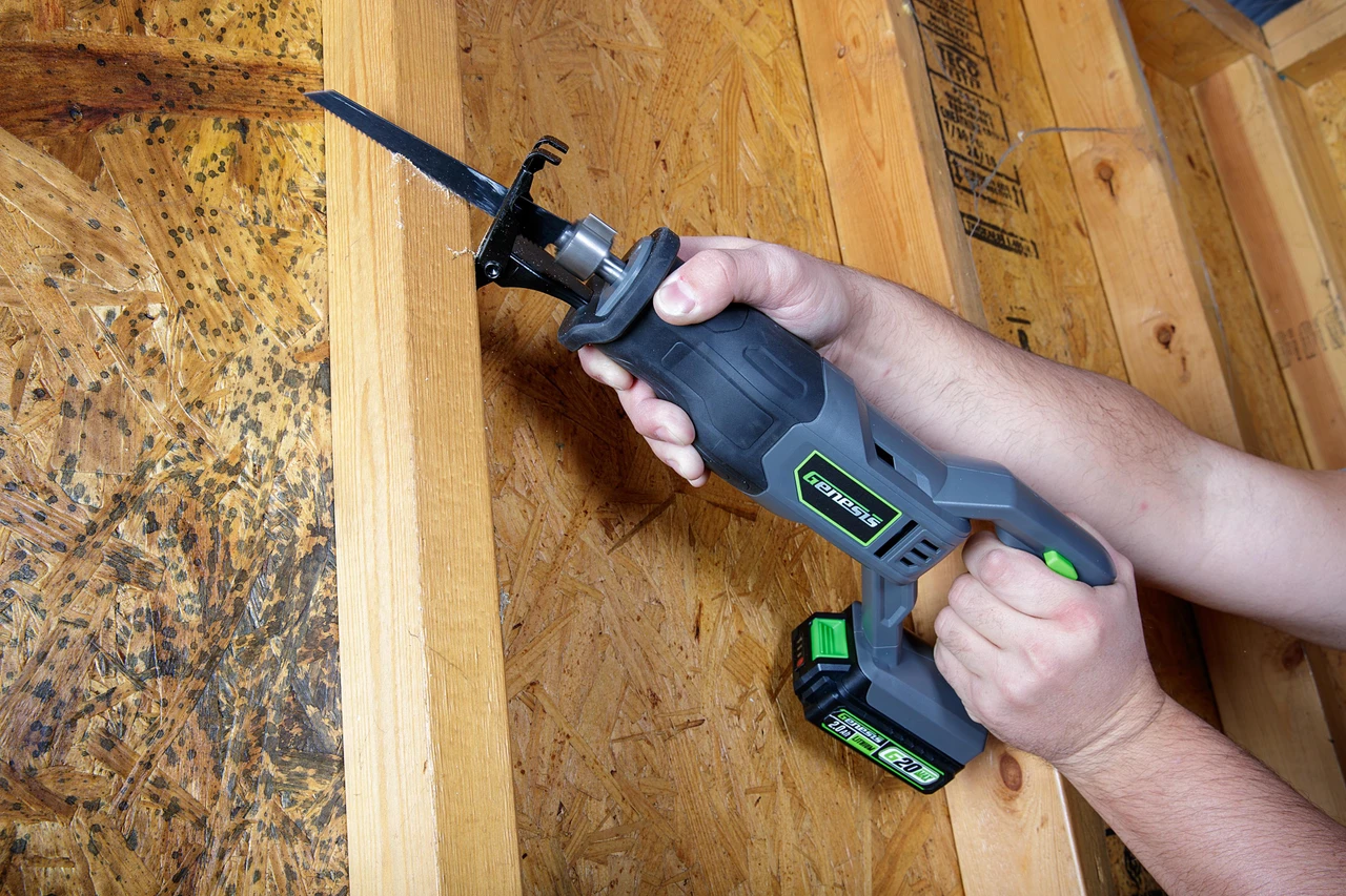 Genesis G20MAX 20V Variable-Speed Reciprocating Saw with 2.0Ah Battery & Charger, 1" Stroke Length, Tool-less Blade Clamp (GLRS20B) — product image 3