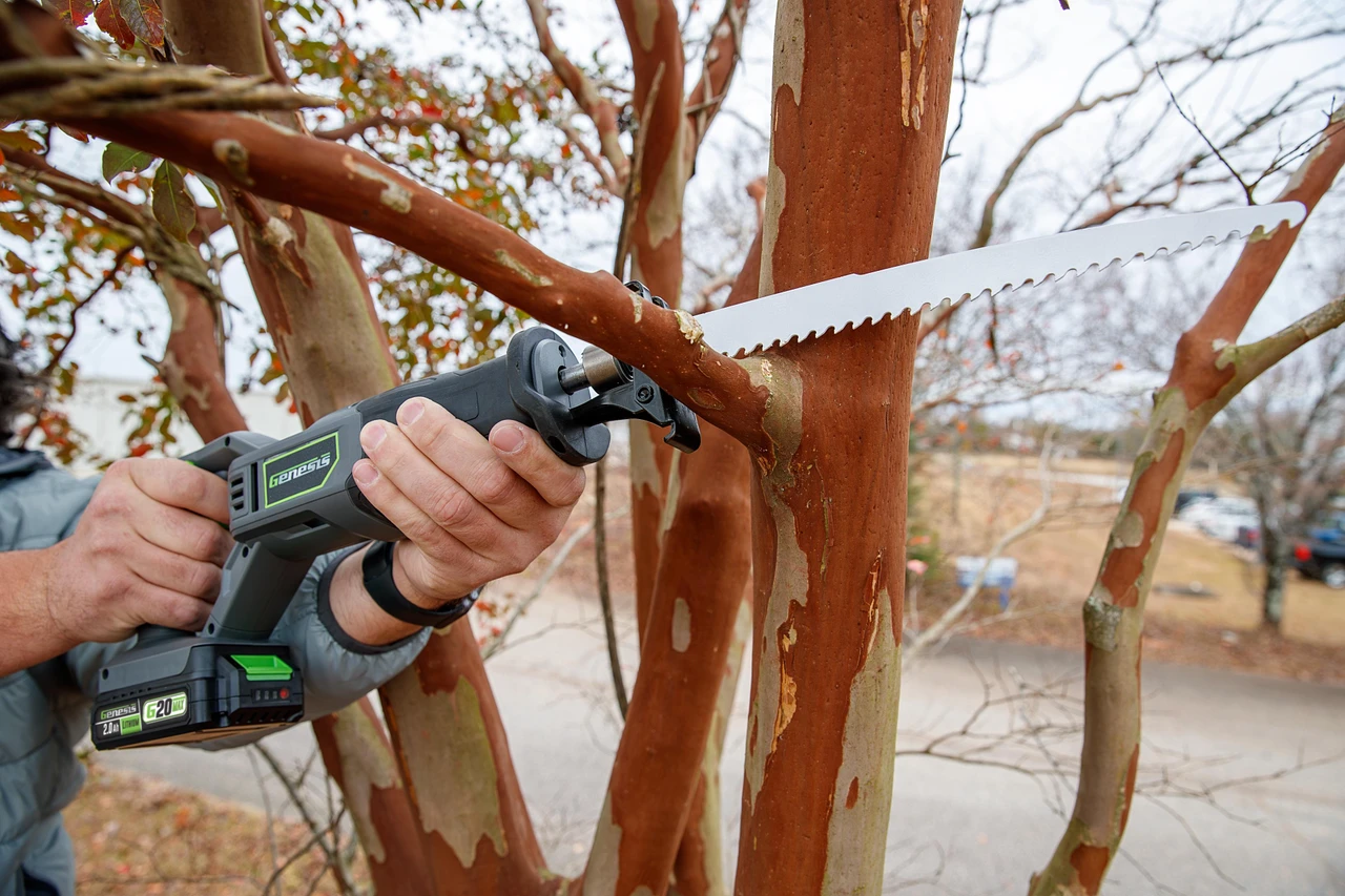 Genesis G20MAX 20V Variable-Speed Reciprocating Saw with 2.0Ah Battery & Charger, 1" Stroke Length, Tool-less Blade Clamp (GLRS20B) — product image 4