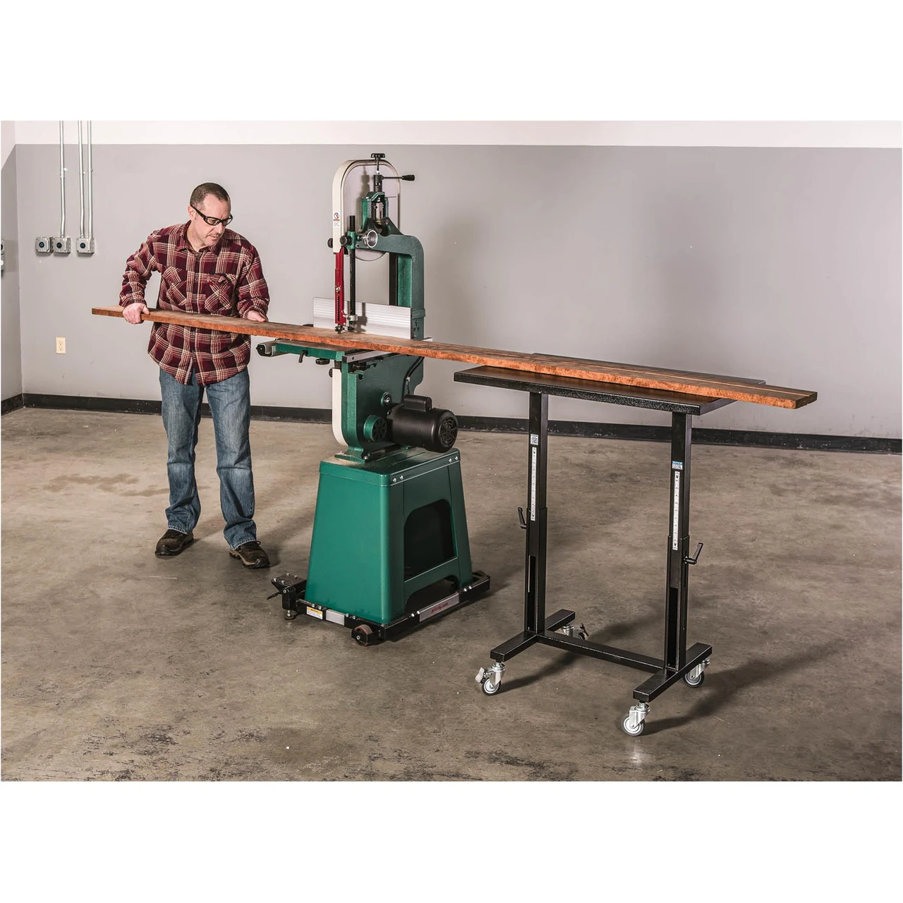 Grizzly Industrial Bandsaw Outfeed Table (T33446) — product image 5