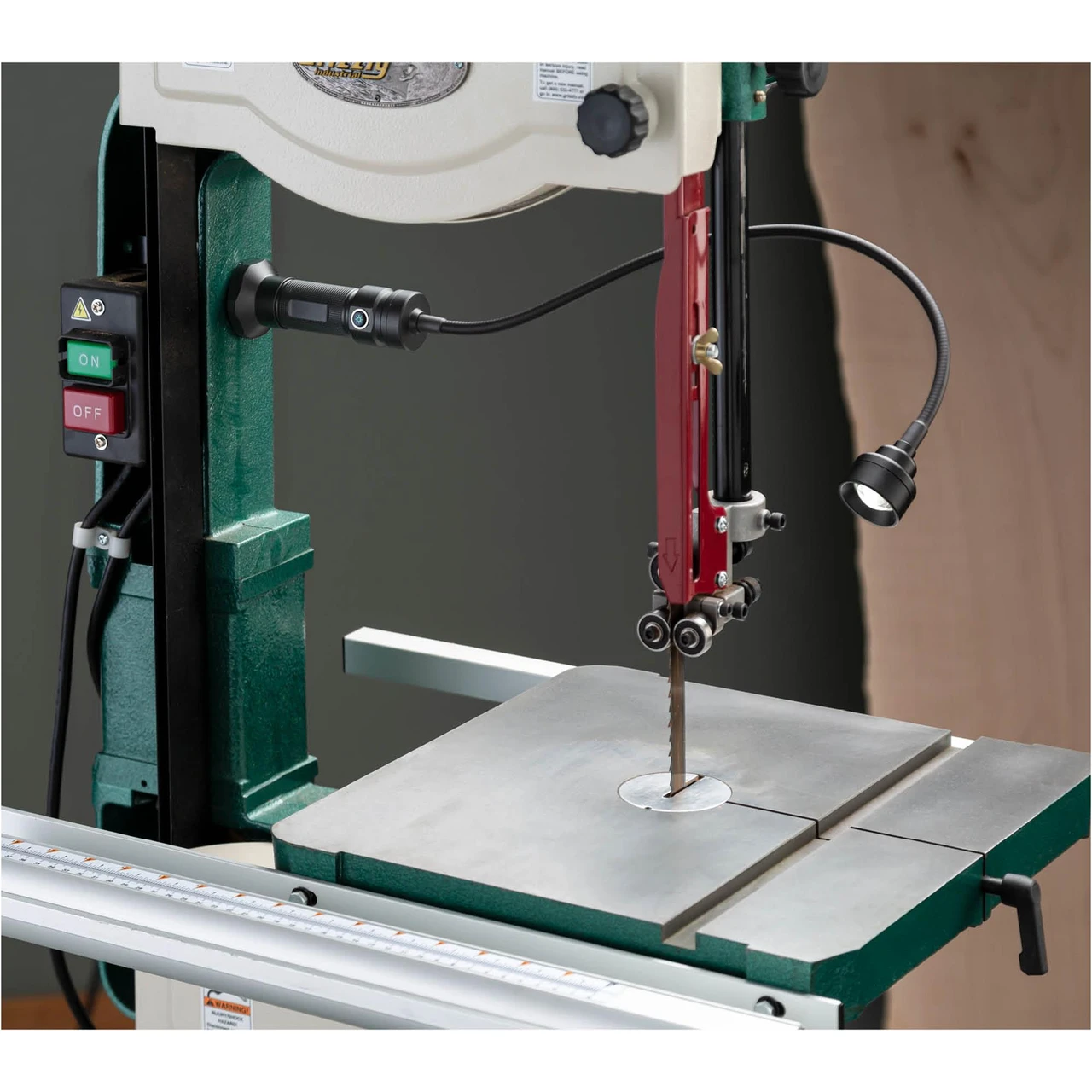 Grizzly Industrial Multi-Function Magnetic LED Task Light (T33589) — product image 4