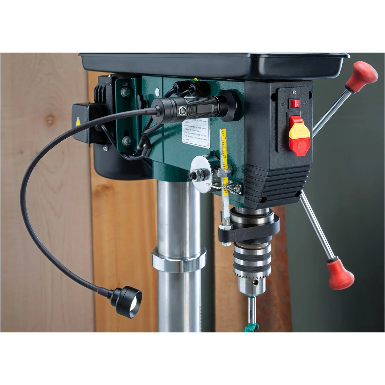 Grizzly Industrial Multi-Function Magnetic LED Task Light (T33589) — product image 5