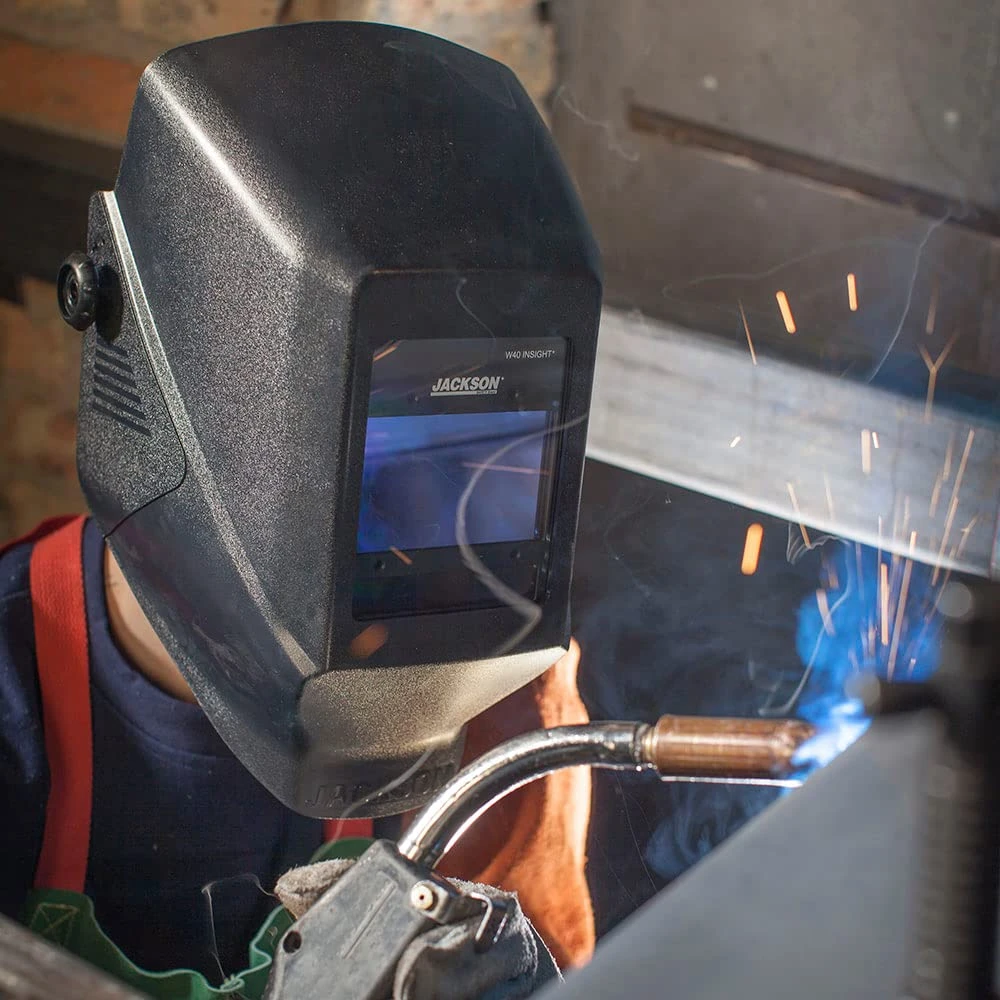 Jackson Safety Welding Helmet with Digital Variable Auto Darkening Filter (46129) — product image 5