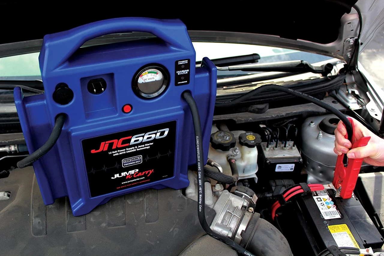 Clore Automotive Jump N Carry 1700 Peak Amp 12V Jump Starter (JNC660) — product image 3