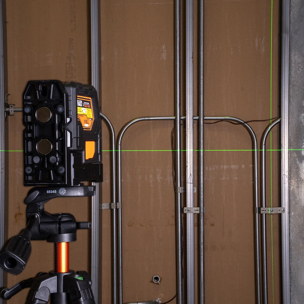 Klein Rechargeable Self-Leveling Gn Cross-Line Laser Level W/Red Plumb (93LCLGR) — product image 4