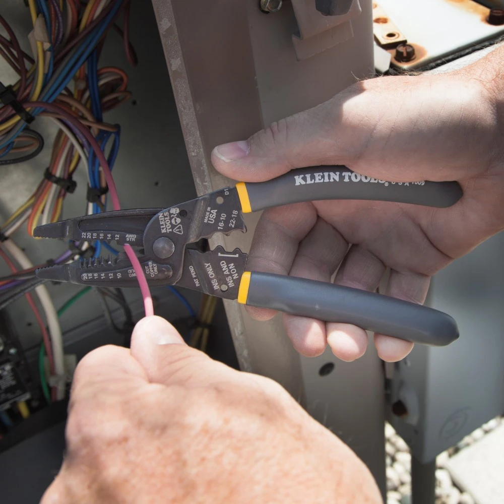Klein Tools 1009 Long Nose Pliers for Wire Crimping, Cutting and Stripping — product image 3