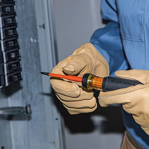 Klein Tools 32287 Insulated Screwdriver, 2-in-1 Screwdriver Set with Flip Blade — product image 4