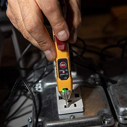 Klein Tools NCVT2PKIT Non-Contact Voltage Tester w/ Receptacle Tester, 12-48V AC — product image 3