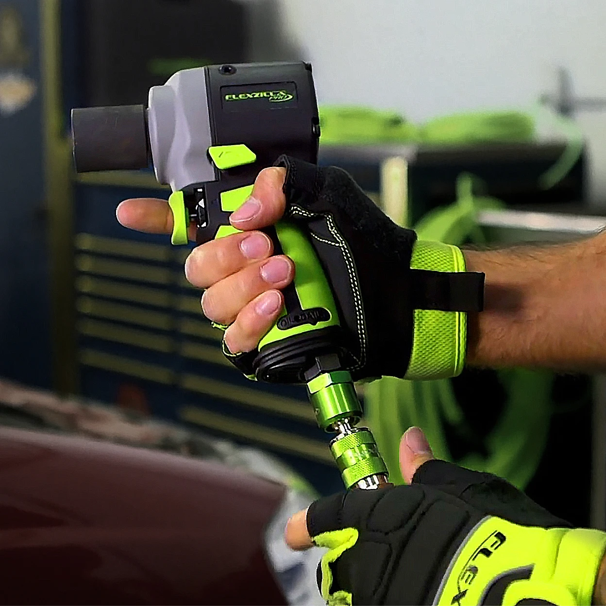 Flexzilla Pro High Flow Coupler 1/4" MNPT 1/4" Body ZillaGreen (A53426FZ) — product image 4