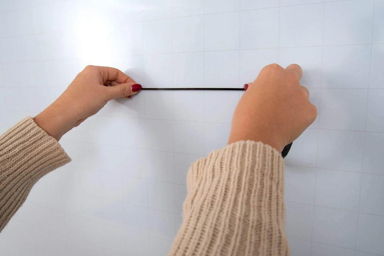 Luxor Workspaces 72"W X 40"H Mobile Magnetic Whiteboard (MB7240LB) — product image 3