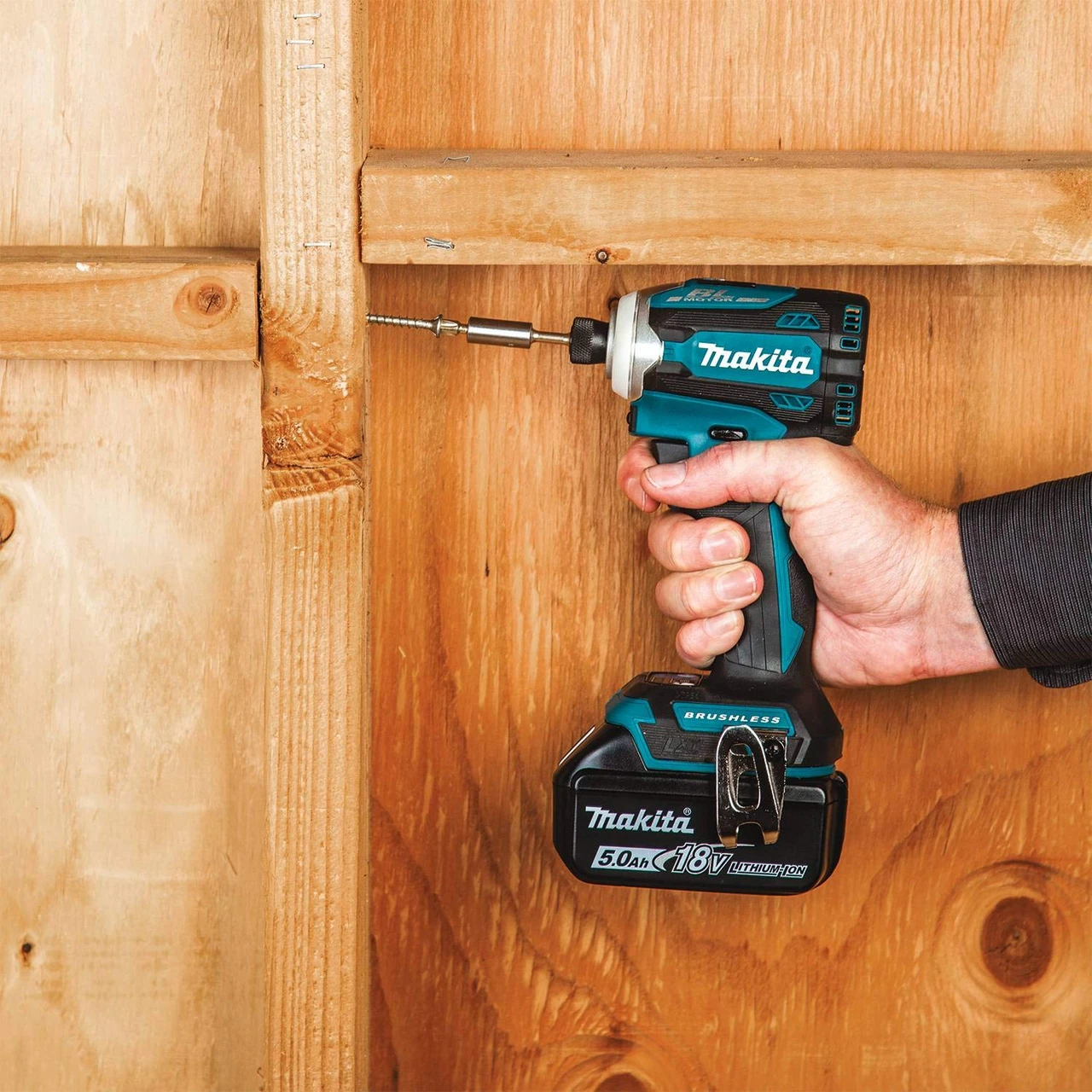 Makita 18V LXT Lithium-Ion Brushless Cordless 2-Pc. Combo Kit (5.0Ah) (XT288T) — product image 5
