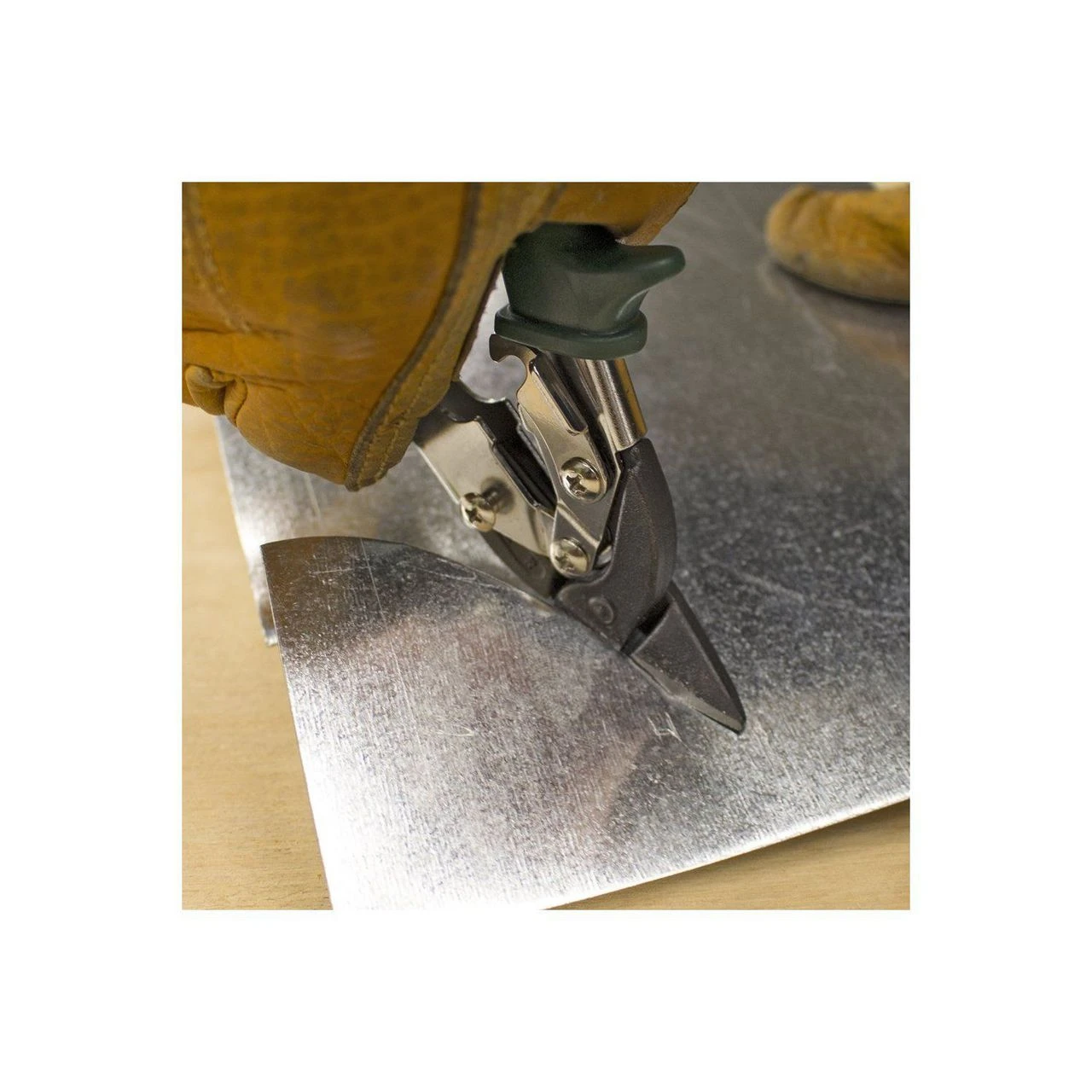 Malco AVM7 Mini Offset Aviation Snip, Right Cutting — product image 2
