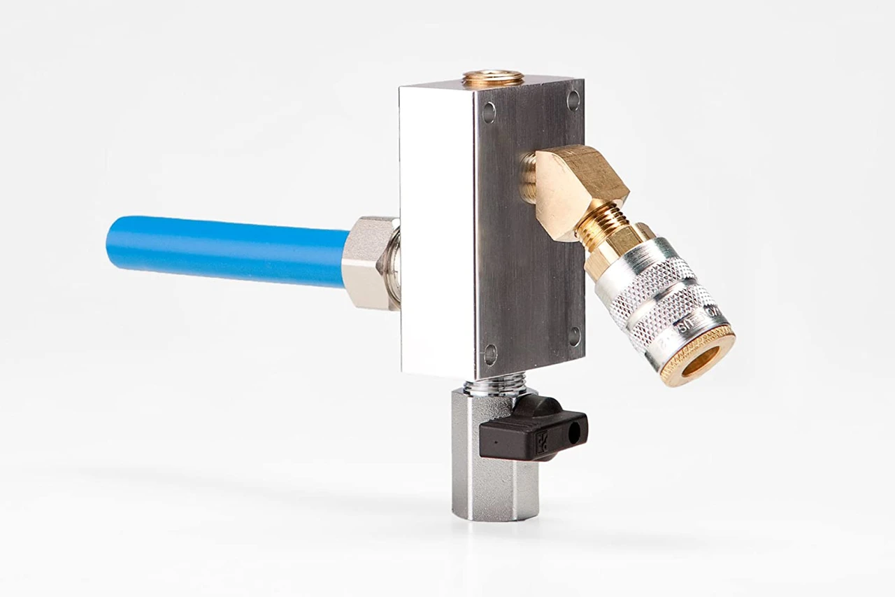Maxline M3810 Outlet Kit for 1/2-Inch Tubing with 1/4-Inch NPT Outlet Port — product image 2