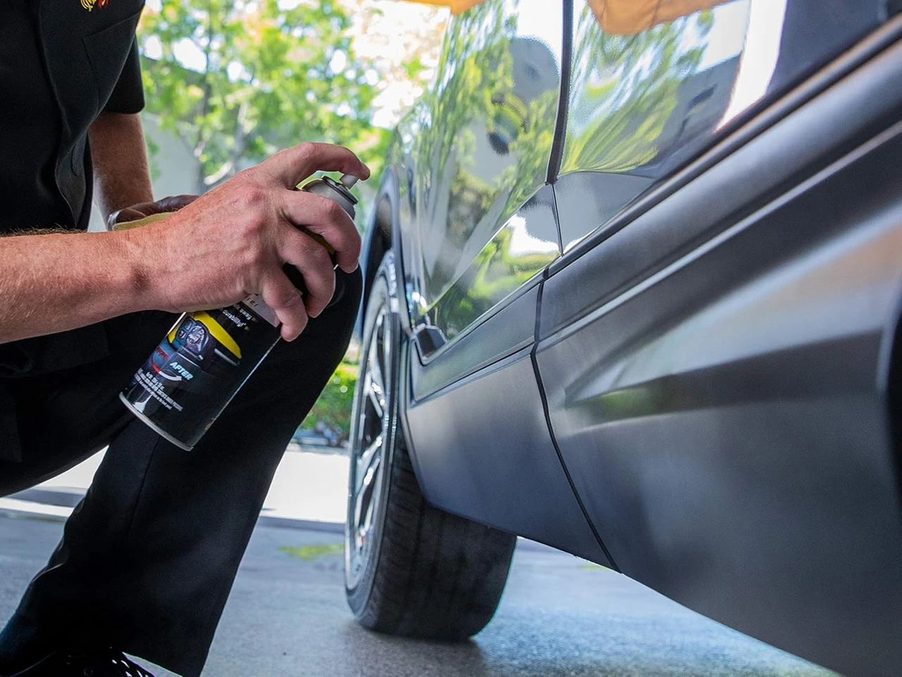 Meguiar's Ultimate Black Plastic Restorer 10 oz (G16910) — product image 3