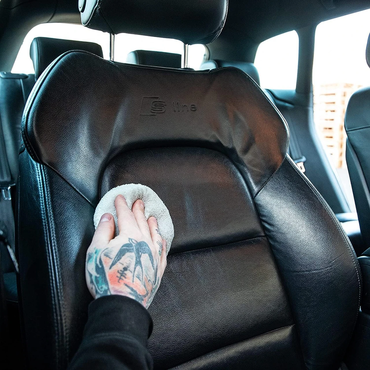 Meguiar's Ultimate Leather Detailer Cleaner and Conditioner Spray (G201316) — product image 6