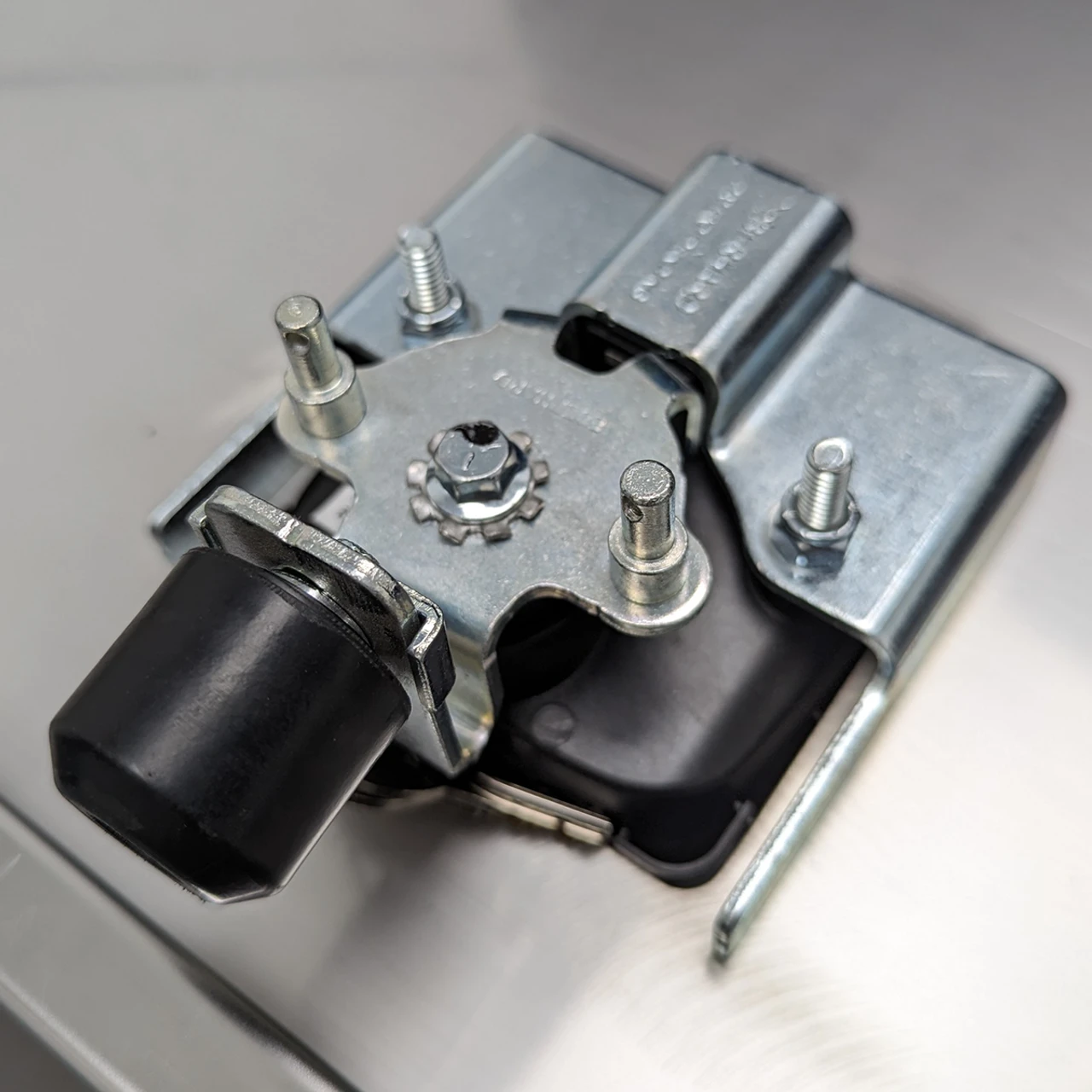 Phoenix USA Eberhard Evolution Toolbox Latch (2-28530-J201-03) — product image 2