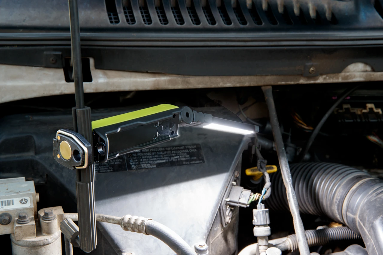 PowerSmith 600 Lumen Foldable LED Work Light with Spot and UV Modes (PILB600UV) — product image 2