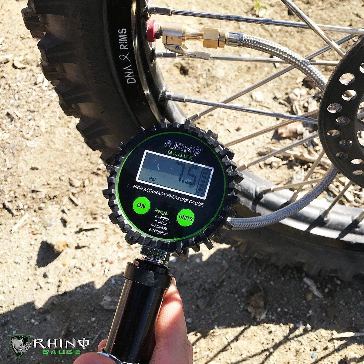 Rhino USA 200 PSI Digital Tire Inflator Gauge (RGAUGE-0200) — product image 5