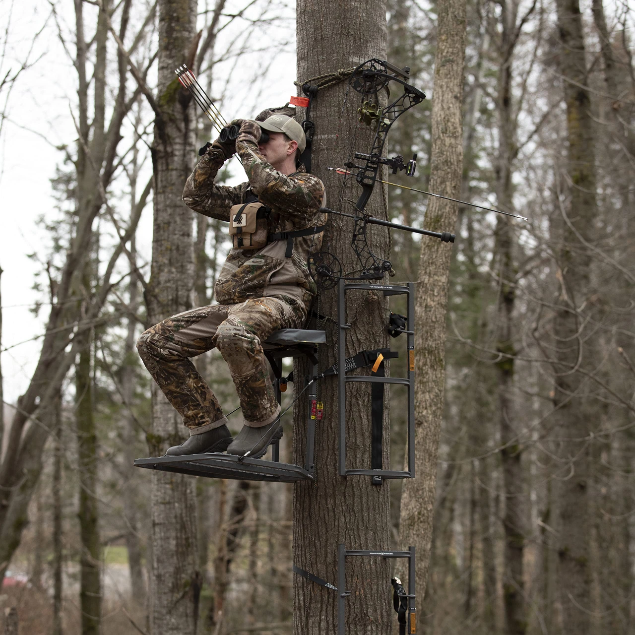 Rivers Edge RE555 Big Foot Regular Hang-On Hunting Stand, Black — product image 2