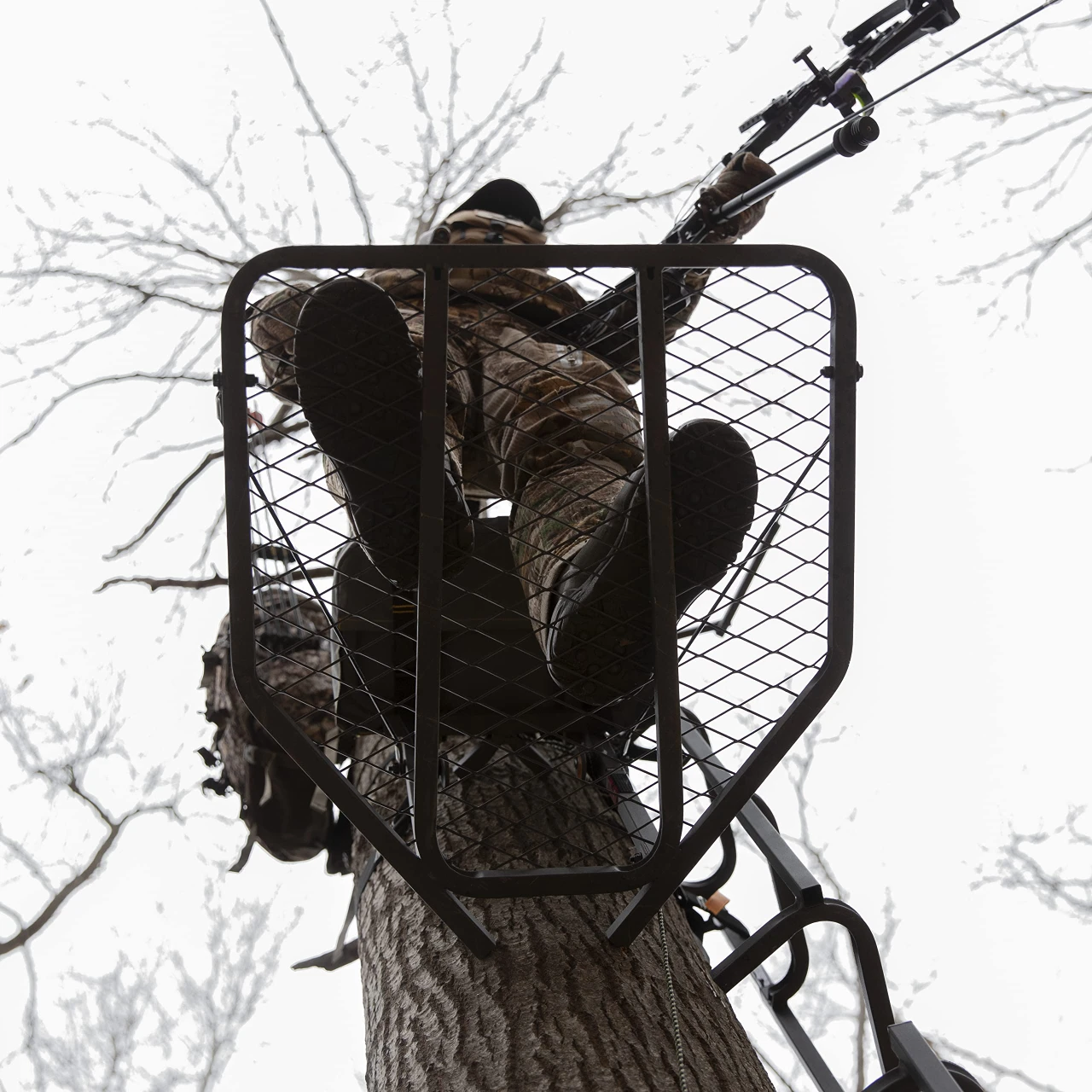 Rivers Edge RE555 Big Foot Regular Hang-On Hunting Stand, Black — product image 4
