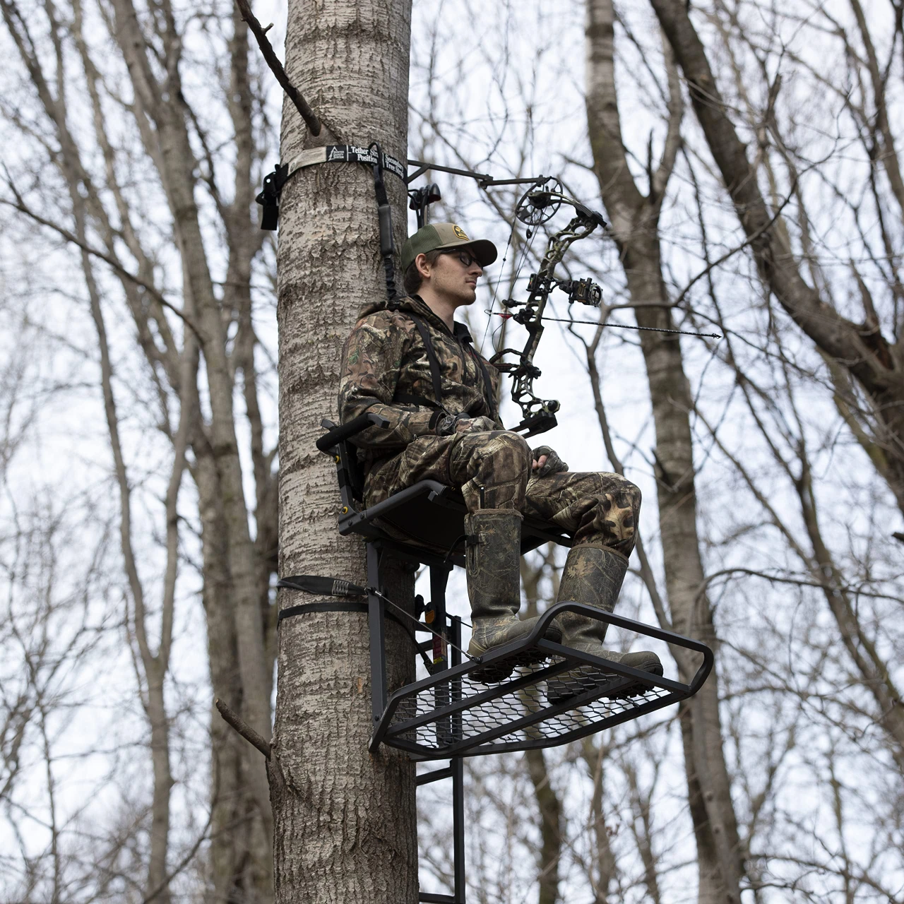 Rivers Edge RE556 Big Foot TearTuff XL Lounger, Lever-Action Hang-On Tree Stand — product image 2
