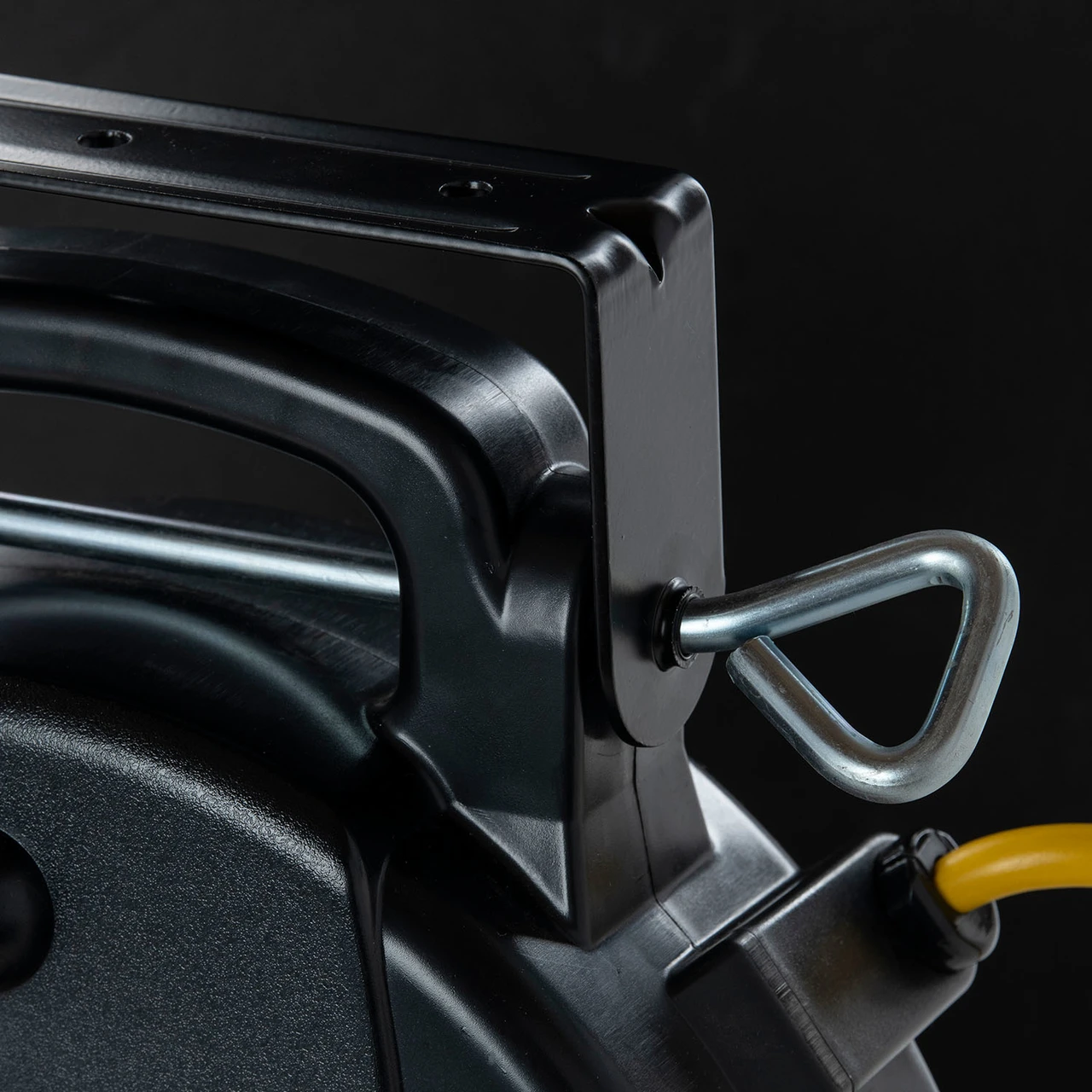 Saf-T-Lite Mid-Size Power Supply Reel Triple Outlet (2200-3000) — product image 3