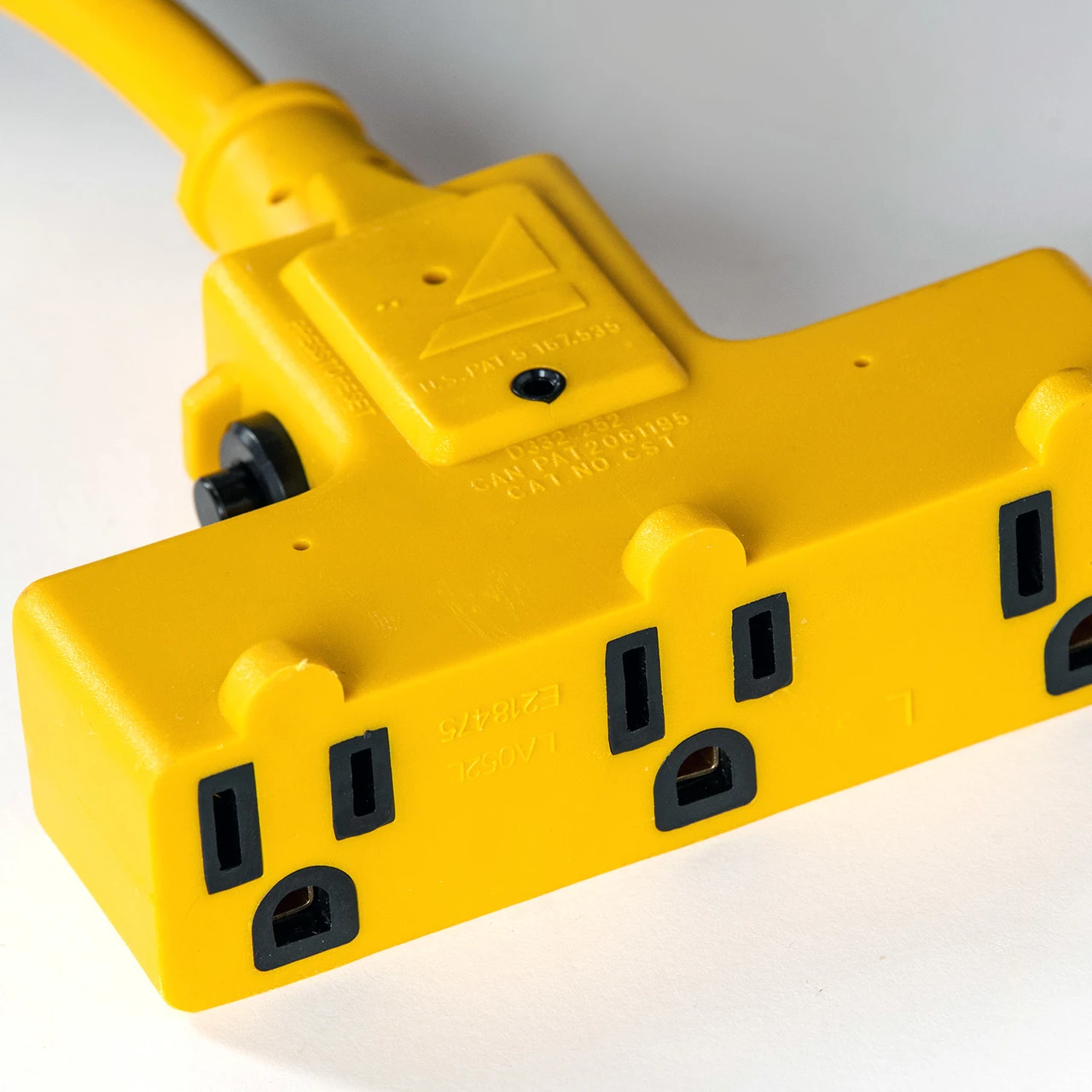 Saf-T-Lite Mid-Size Power Supply Reel Triple Outlet (2200-3000) — product image 4