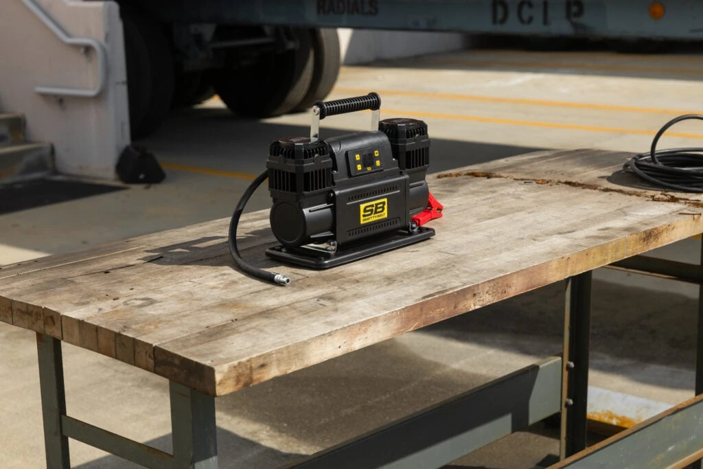 Smittybilt 10.6C FM Dual Head Portable Compressor with Bag (SMB2782)