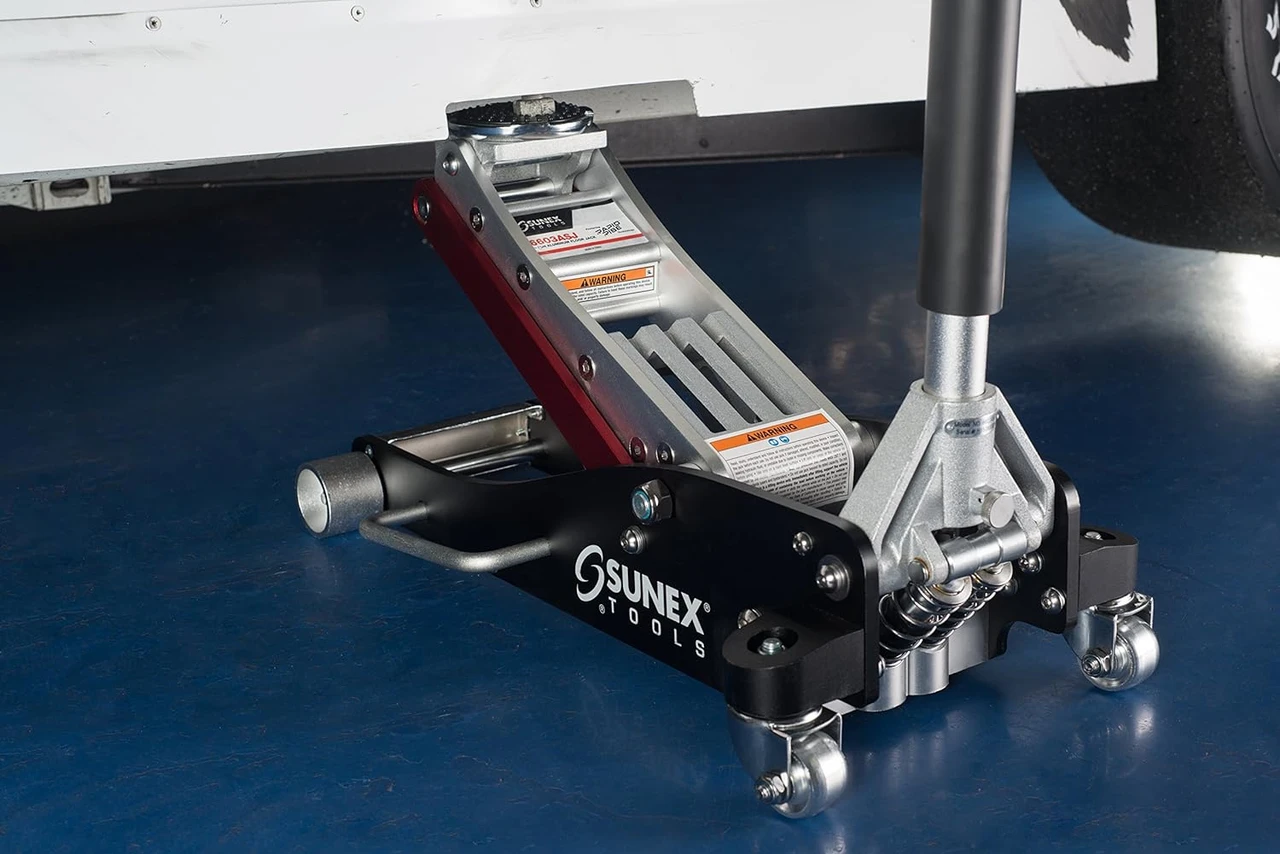 Sunex Tools 3 Ton Aluminum Floor Jack (6603ASJ) — product image 6