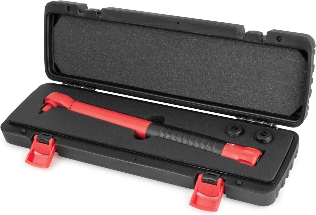 Titan Tools Insulated 3/8" Drive Torque Wrench VDE 1000V (78149) — product image 2